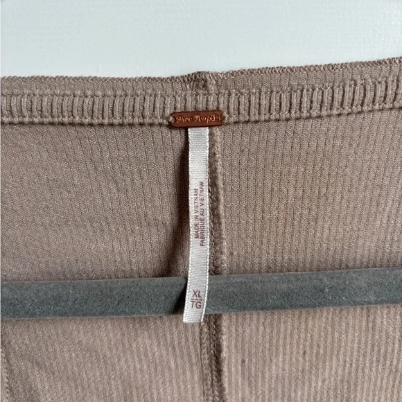 Free people top XL - Picture 2 of 3